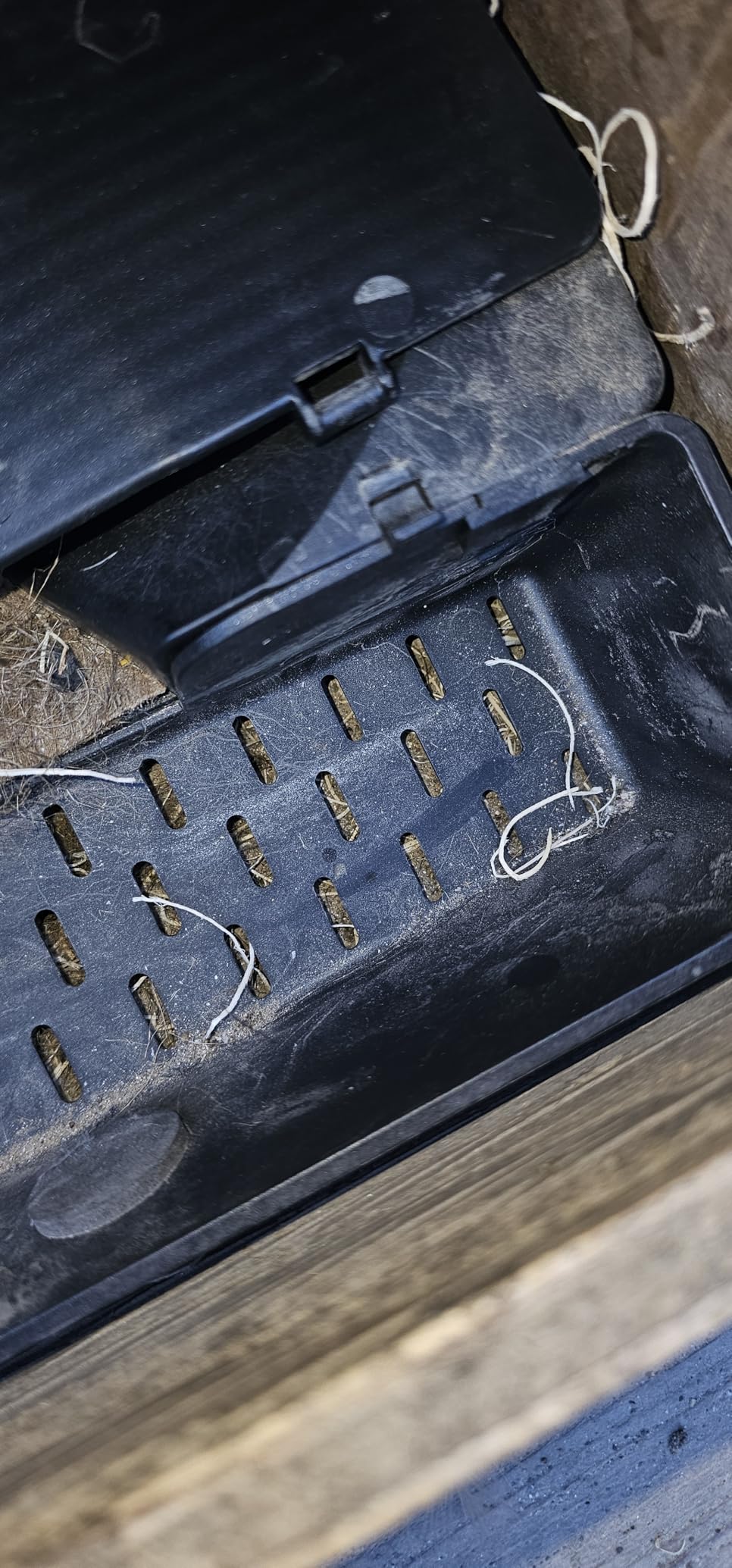 Roll away Chicken Nesting Box with Jute Fiber Pad photo review